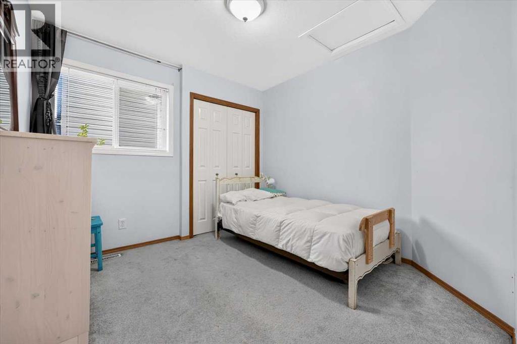 26 Saddlemead Way NE - 26