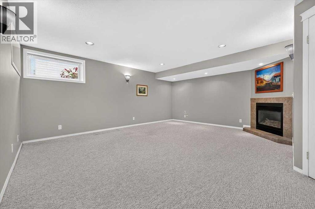 26 Saddlemead Way NE - 28