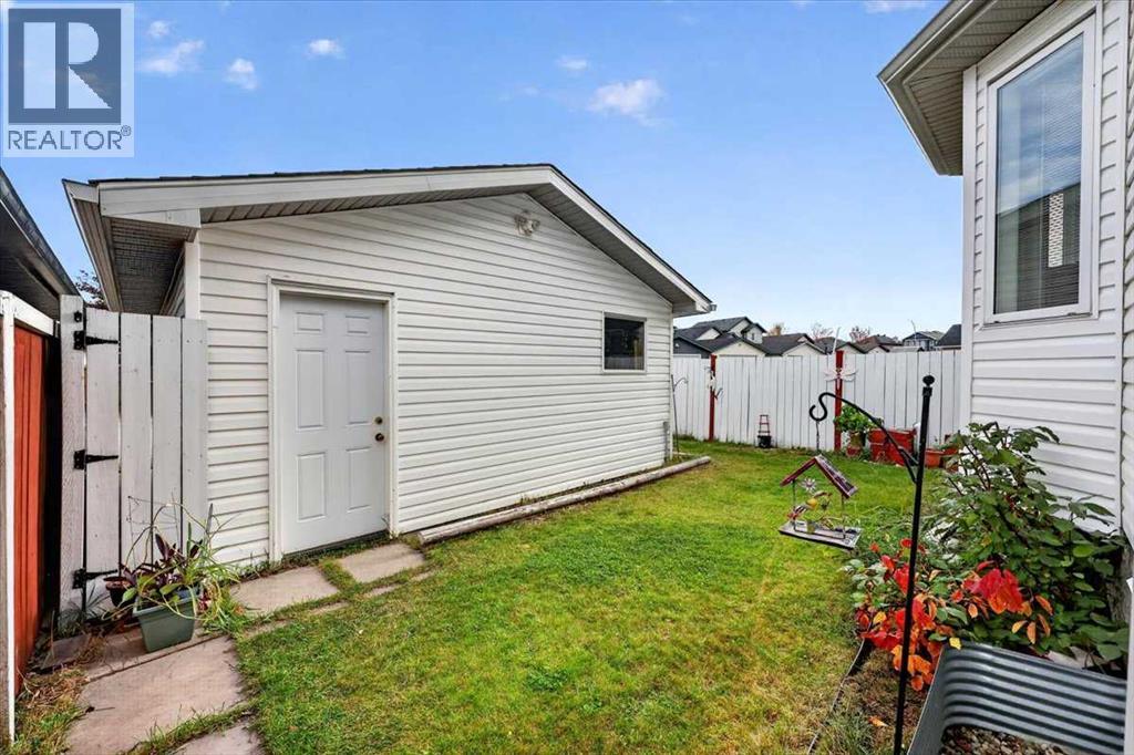 26 Saddlemead Way NE - 36