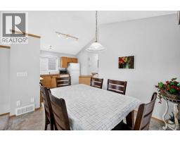 26 Saddlemead Way NE - photo 13