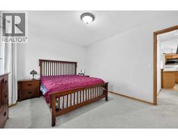26 Saddlemead Way NE - photo 23