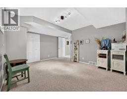 26 Saddlemead Way NE - photo 34