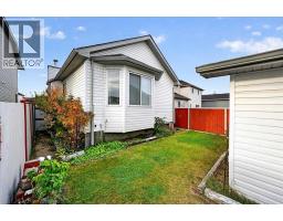 26 Saddlemead Way NE - photo 39