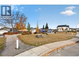 26 Saddlemead Way NE - photo 42