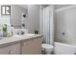 340 Taradale Drive NE - photo 17