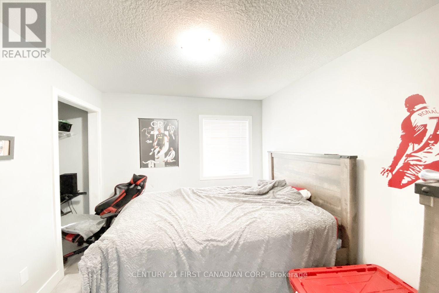 2070 Meadowgate Boulevard — photo 14