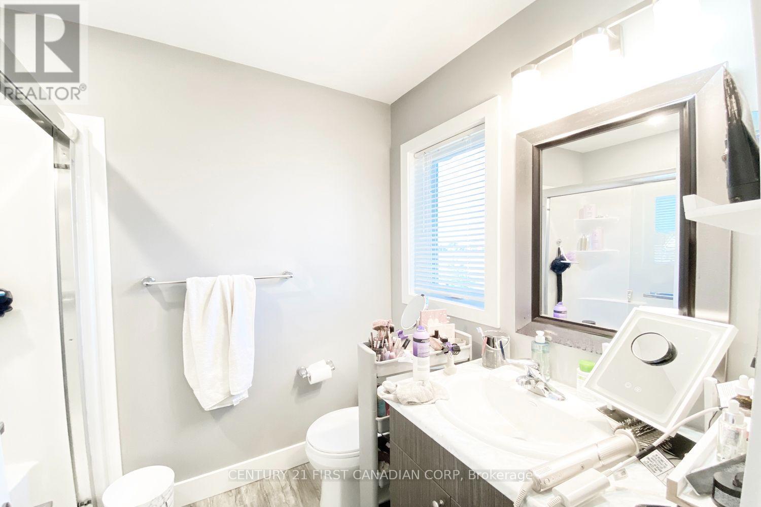 2070 Meadowgate Boulevard — photo 13