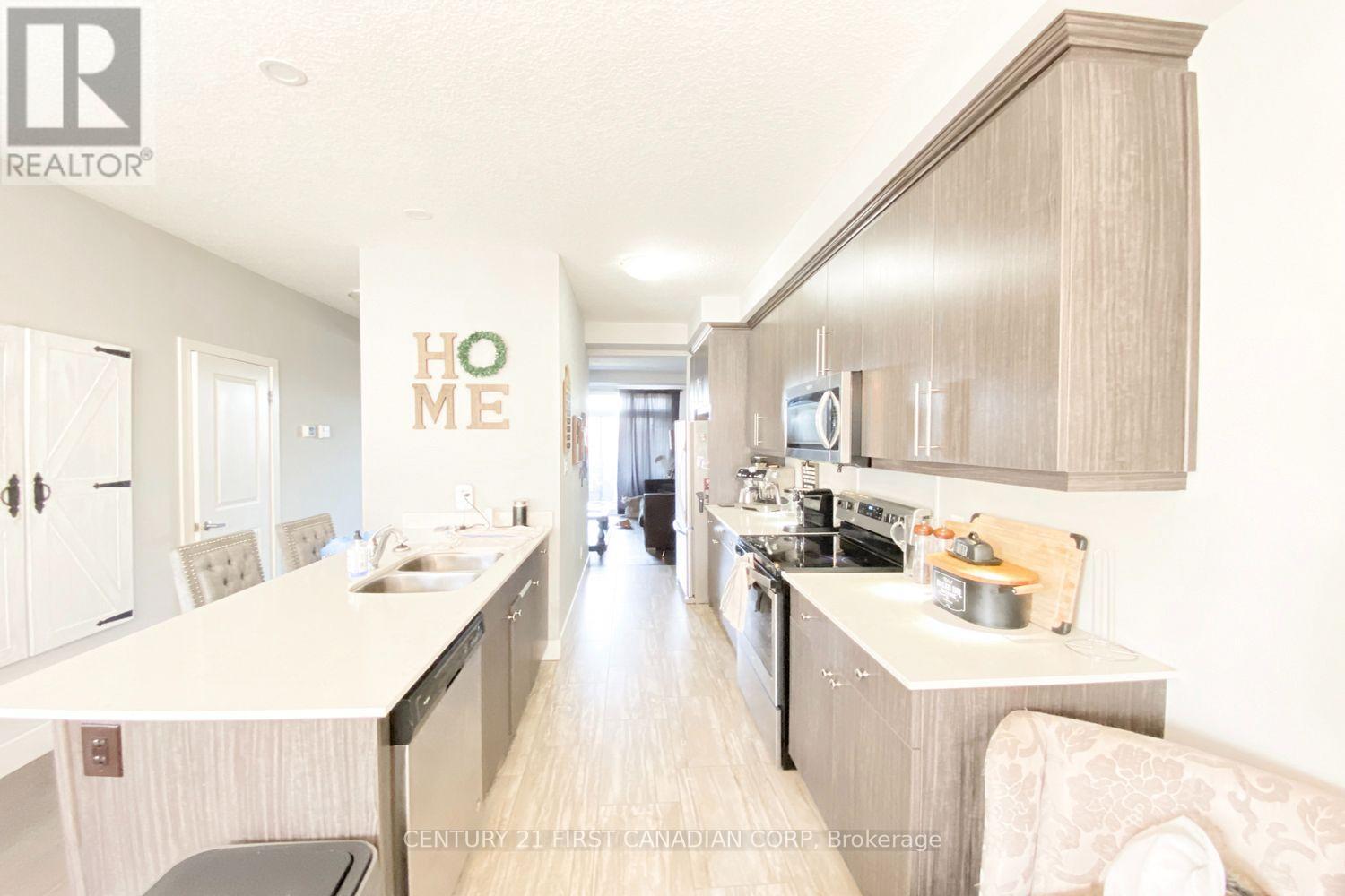 2070 Meadowgate Boulevard — photo 8