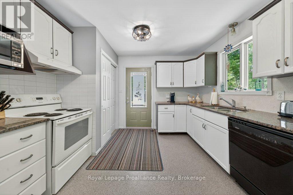 1401 Whites Road, Frontenac, ON photo 10