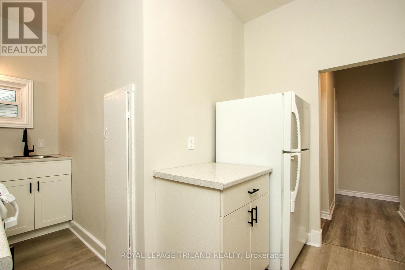 2 - 53 GLADSTONE AVENUE, St. Thomas — photo 4