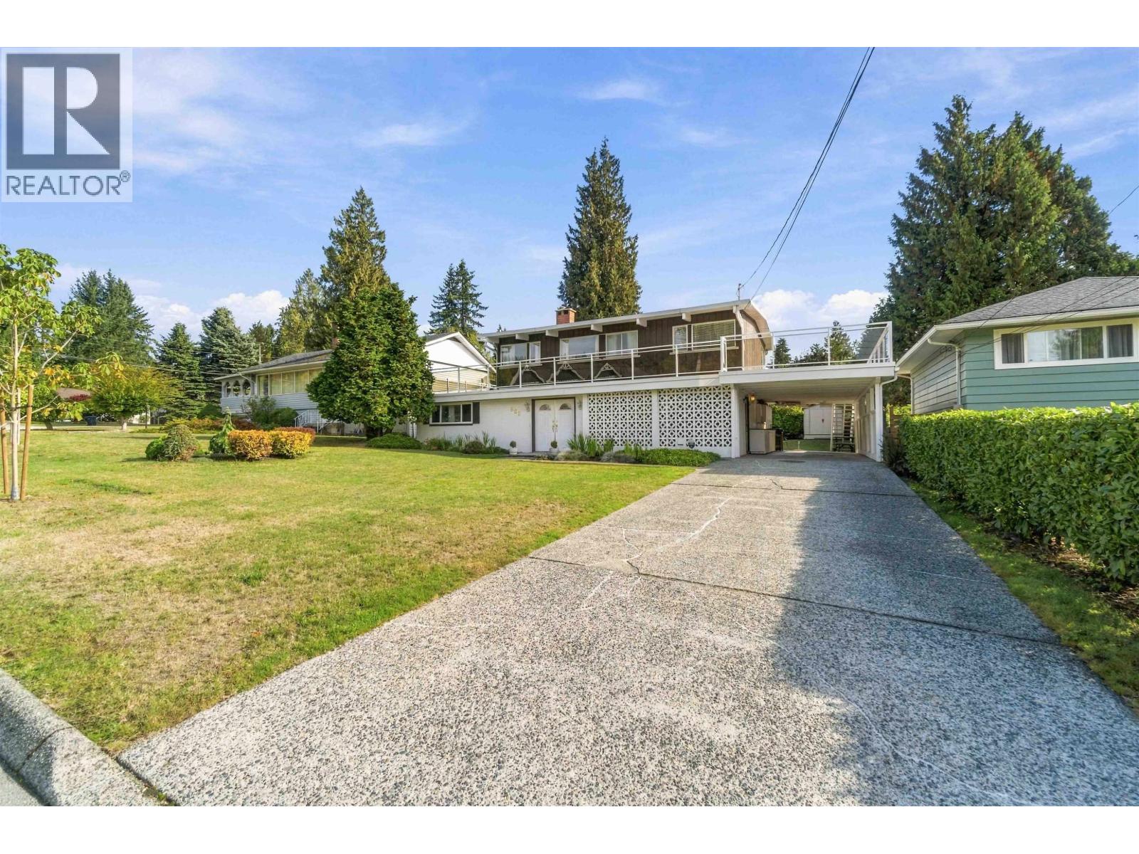 862 WALLACE WYND, Port Moody - Image 1