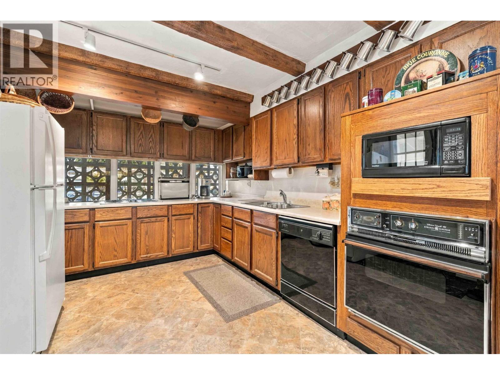 862 WALLACE WYND, Port Moody - Image 1