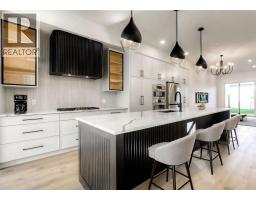 1028 18 Avenue NW - photo 2