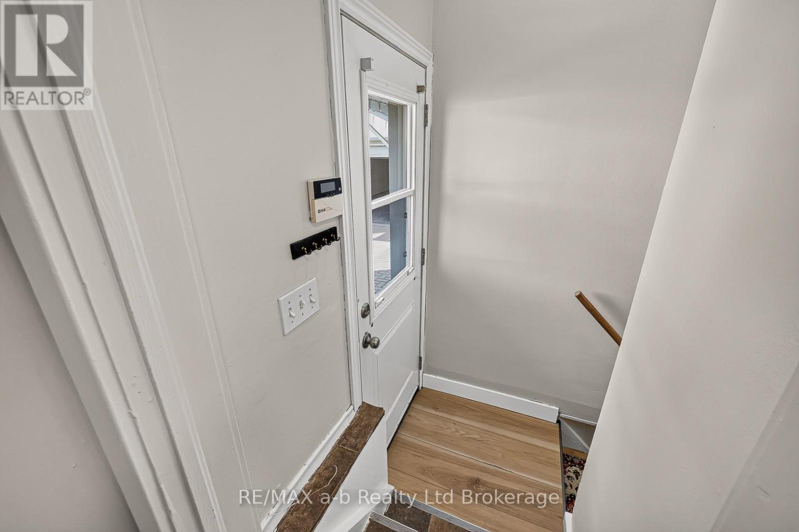 830 MAPLE AVENUE - 21