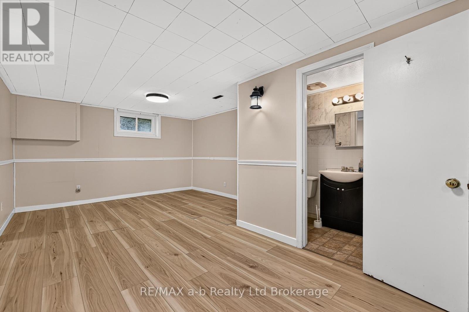 830 MAPLE AVENUE - 22