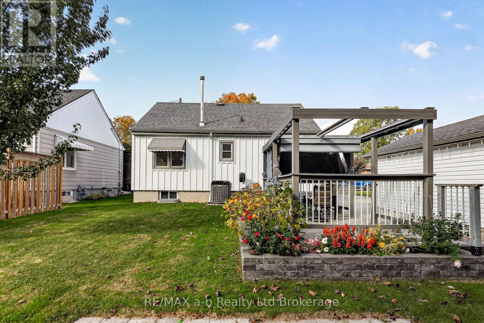 830 MAPLE AVENUE - 32