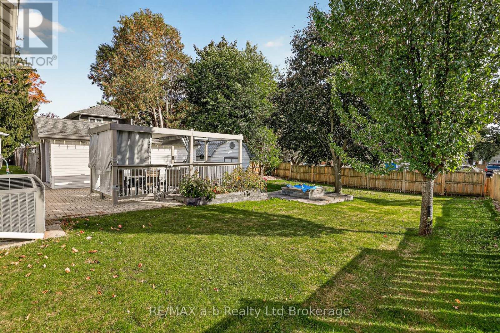 830 Maple Avenue — photo 34