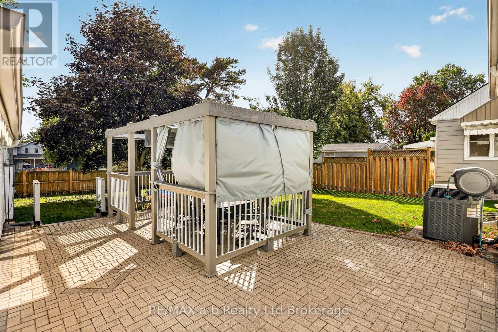 830 MAPLE AVENUE - 35