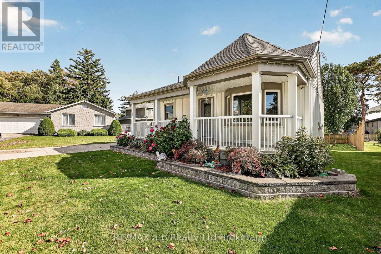 830 MAPLE AVENUE - 4