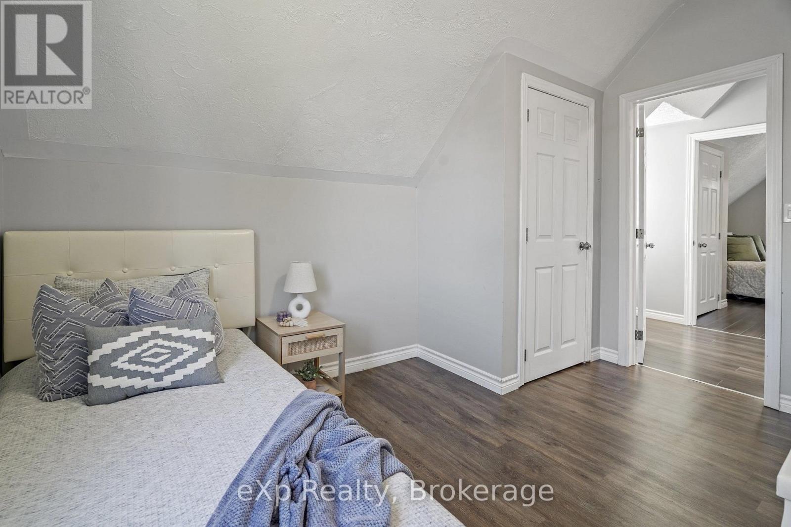 44 SCHADE STREET - 31