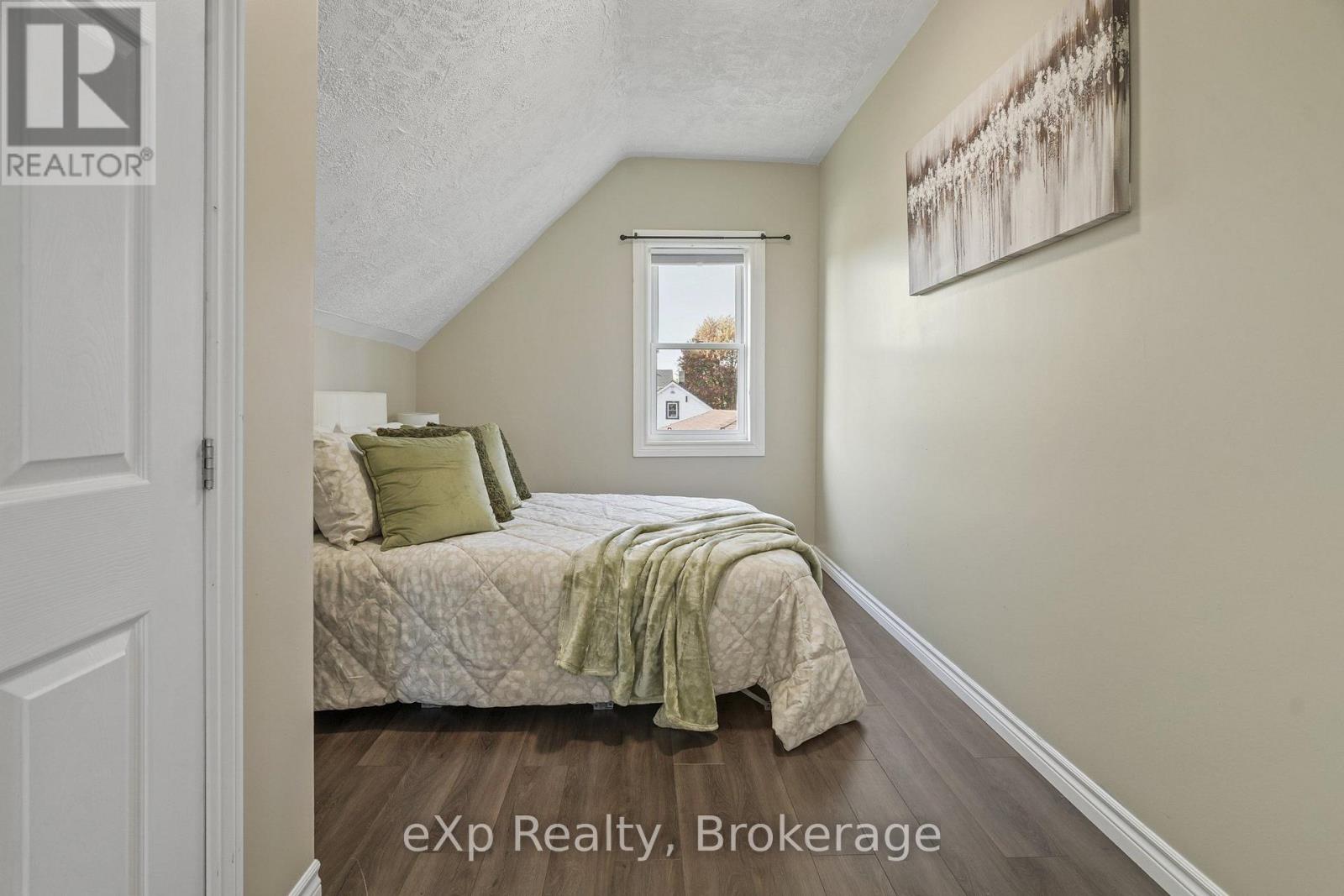44 SCHADE STREET - 32