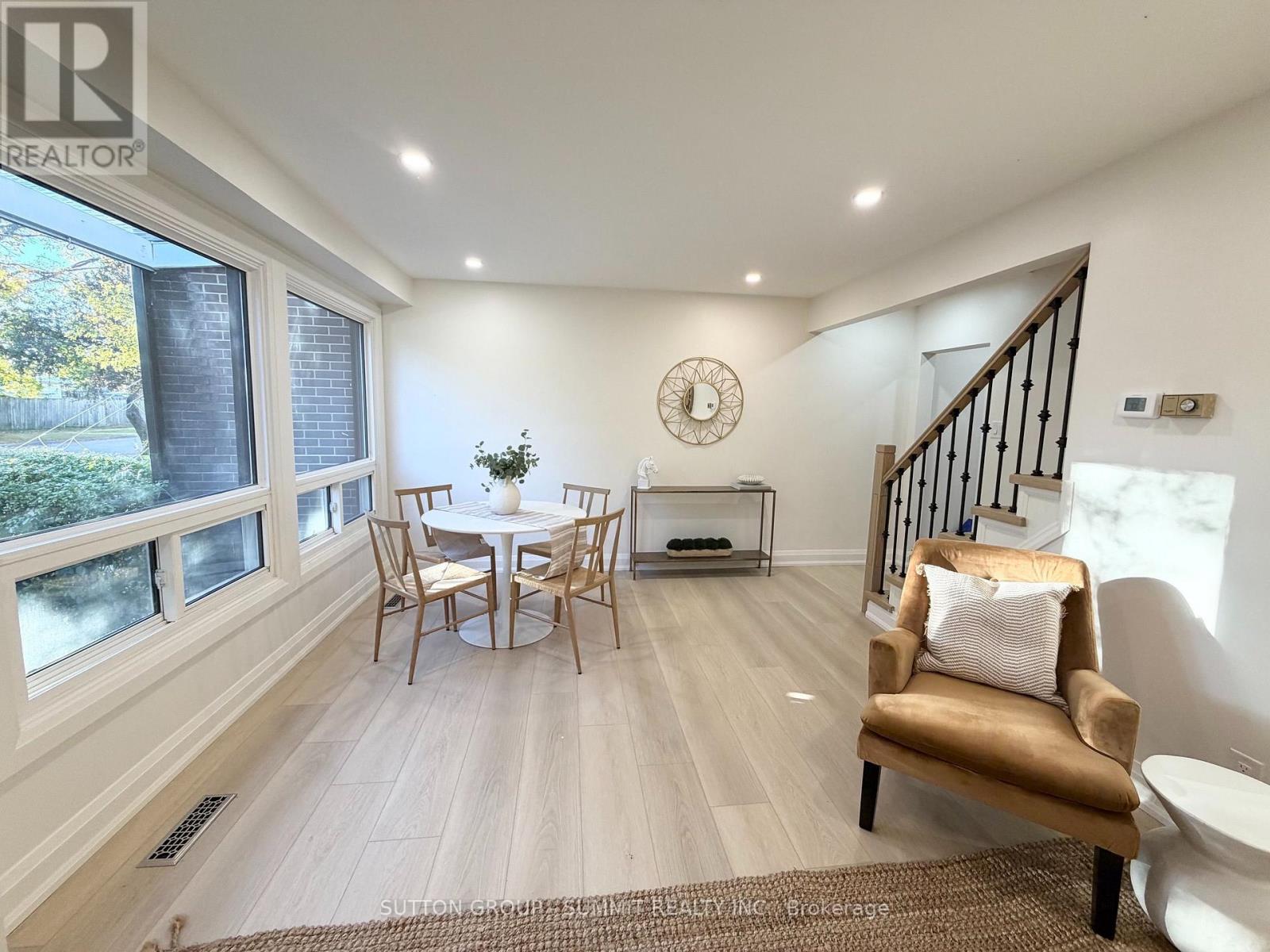 2379 Maryvale Court, Burlington, ON photo 13