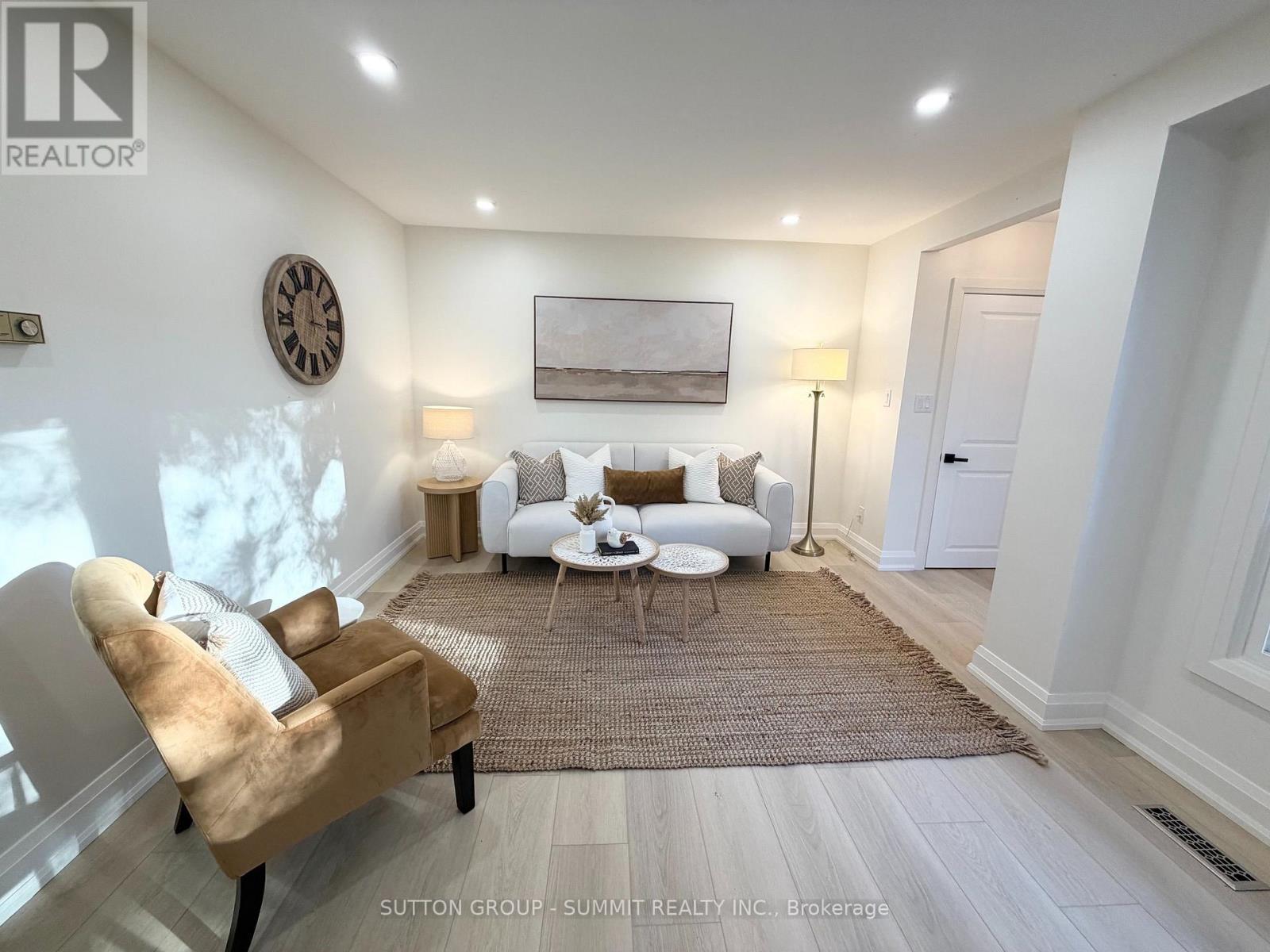 2379 Maryvale Court, Burlington, ON photo 2