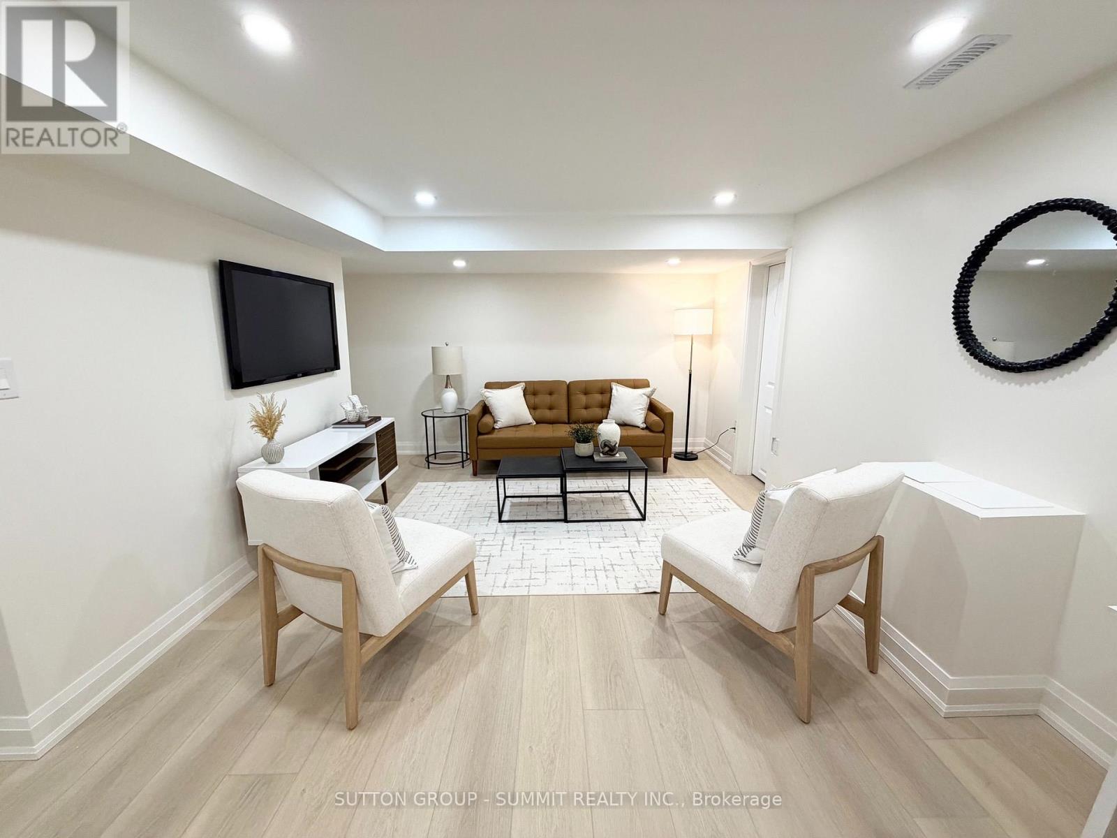 2379 Maryvale Court, Burlington, ON photo 4