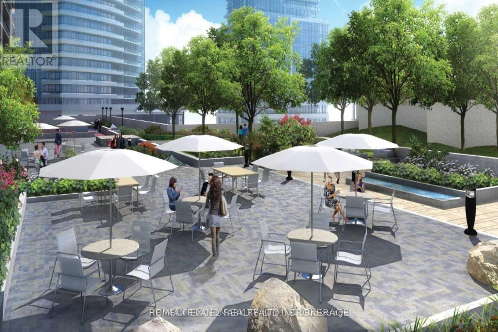 7167 Yonge Street — photo 25