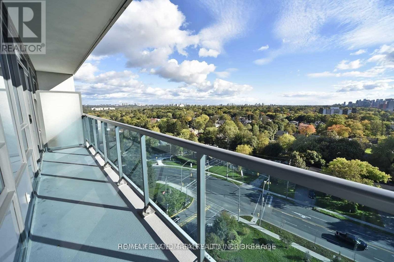 7167 Yonge Street — photo 35