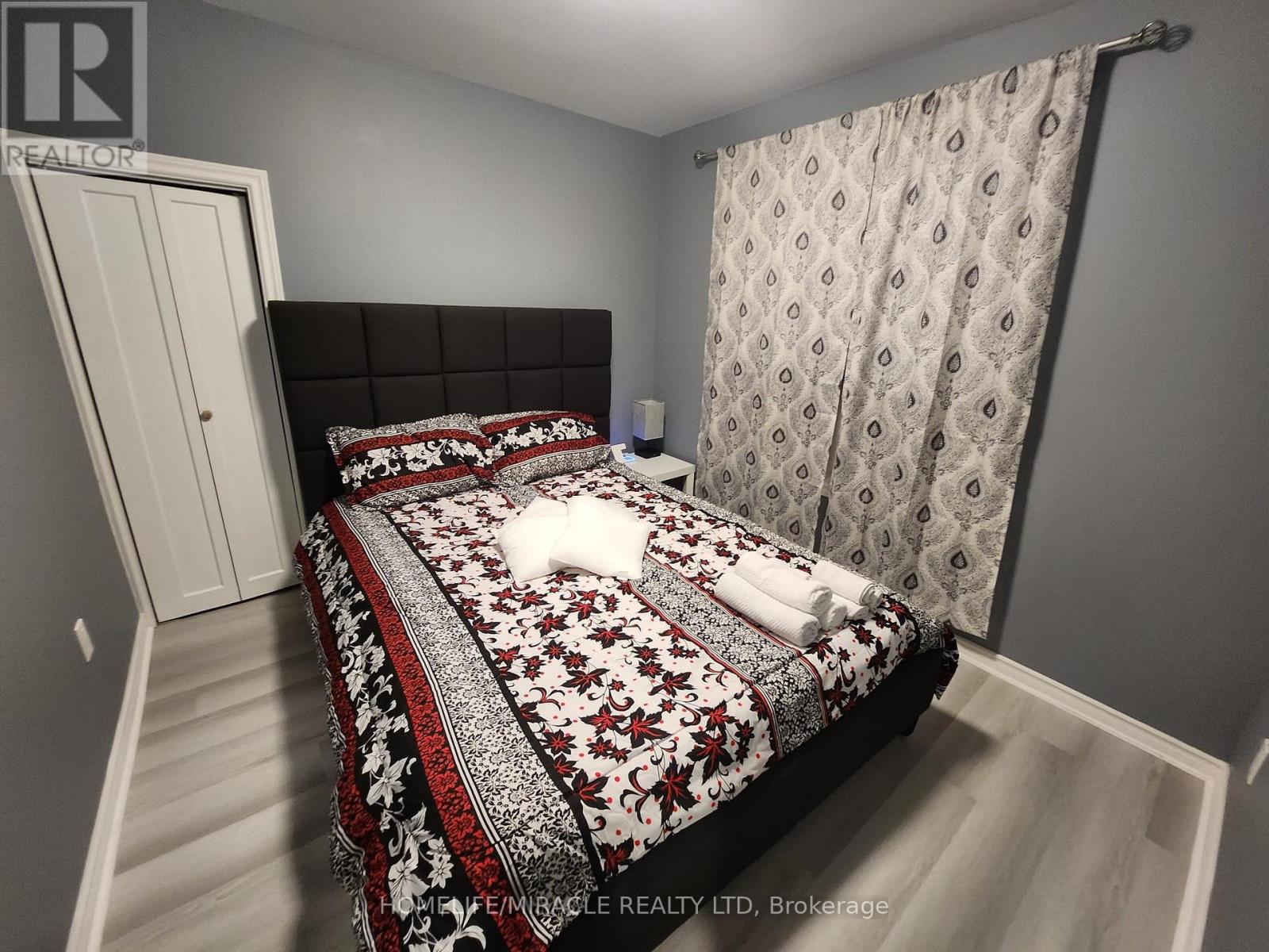 #143 141 PARK AVENUE E - 7