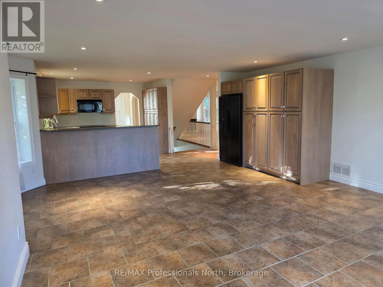 317 FALCON ROAD - Image 9