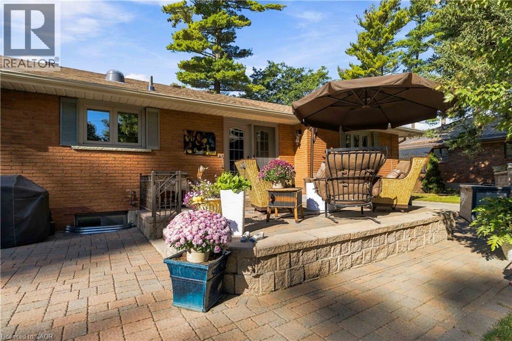 687 JAMES Street - 33