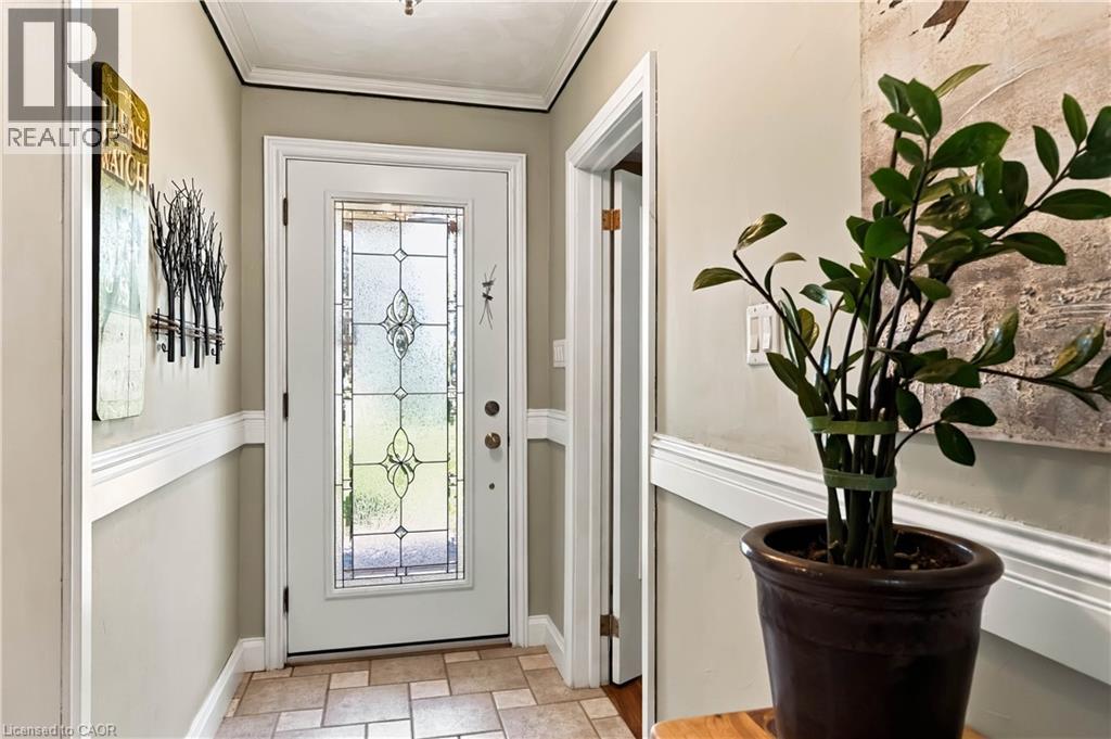 687 JAMES Street - Image 8