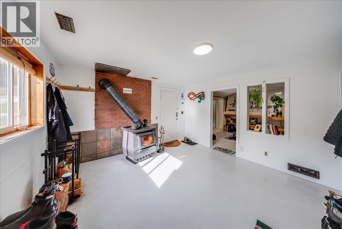 1614 Cook Avenue, Rossland - Image 1