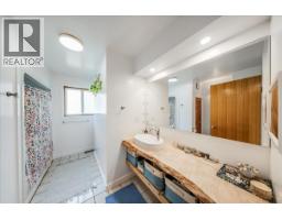 1614 Cook Avenue, Rossland, BC V0G1Y0 Photo 17