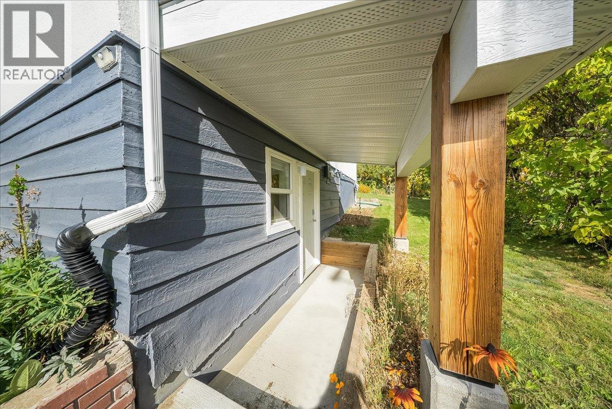 1614 Cook Avenue, Rossland - Image 1