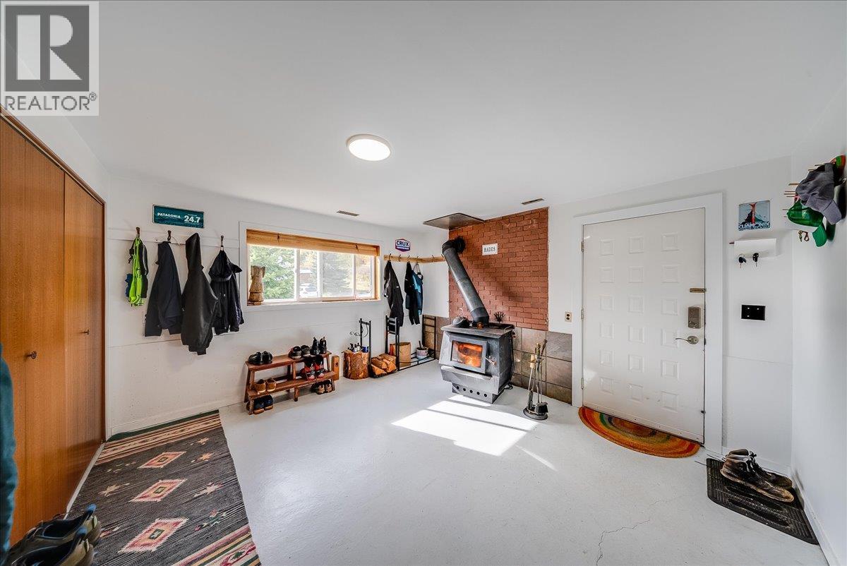 1614 Cook Avenue, Rossland - Image 1