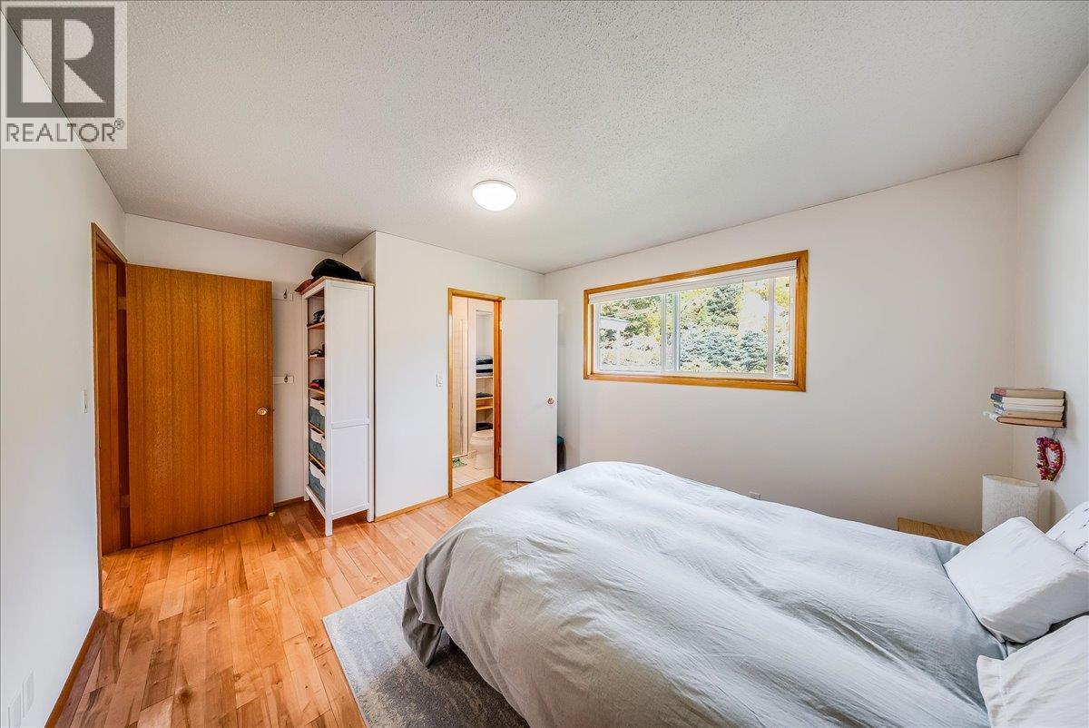 1614 Cook Avenue, Rossland - Image 1