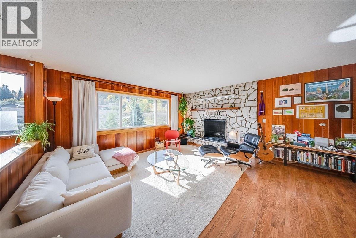 1614 Cook Avenue, Rossland - Image 1