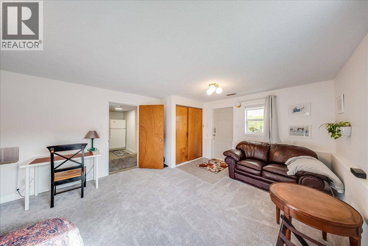 1614 Cook Avenue, Rossland - Image 1