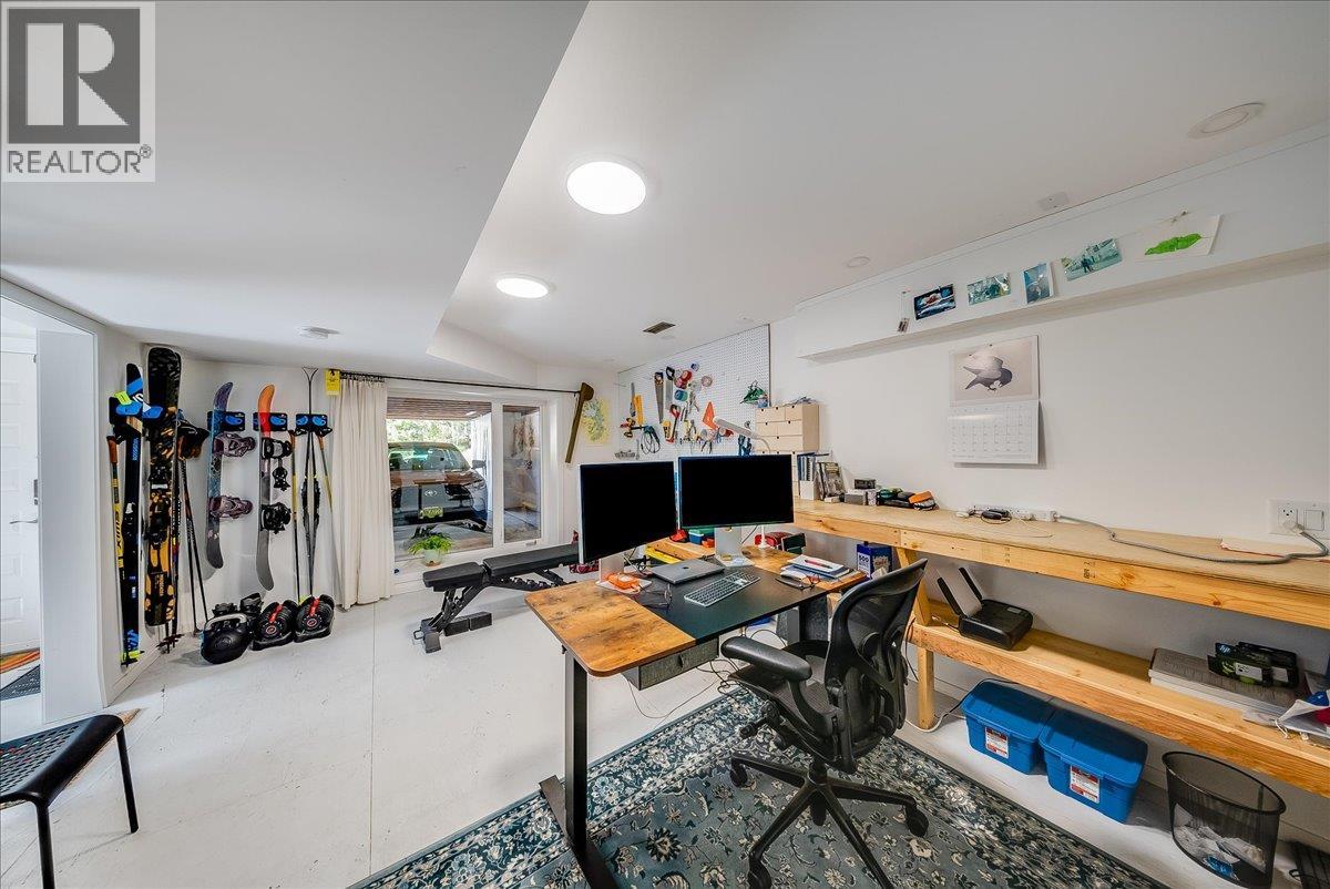 1614 Cook Avenue, Rossland - Image 1