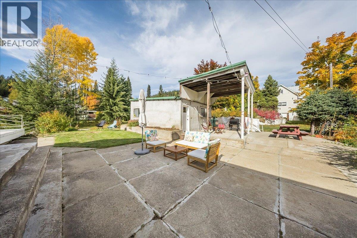 1614 Cook Avenue, Rossland - Image 1