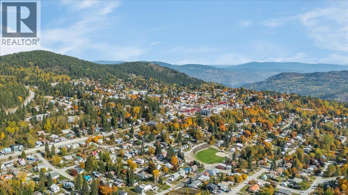 1614 Cook Avenue, Rossland - Image 1