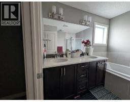 242 Savanna Close - photo 35
