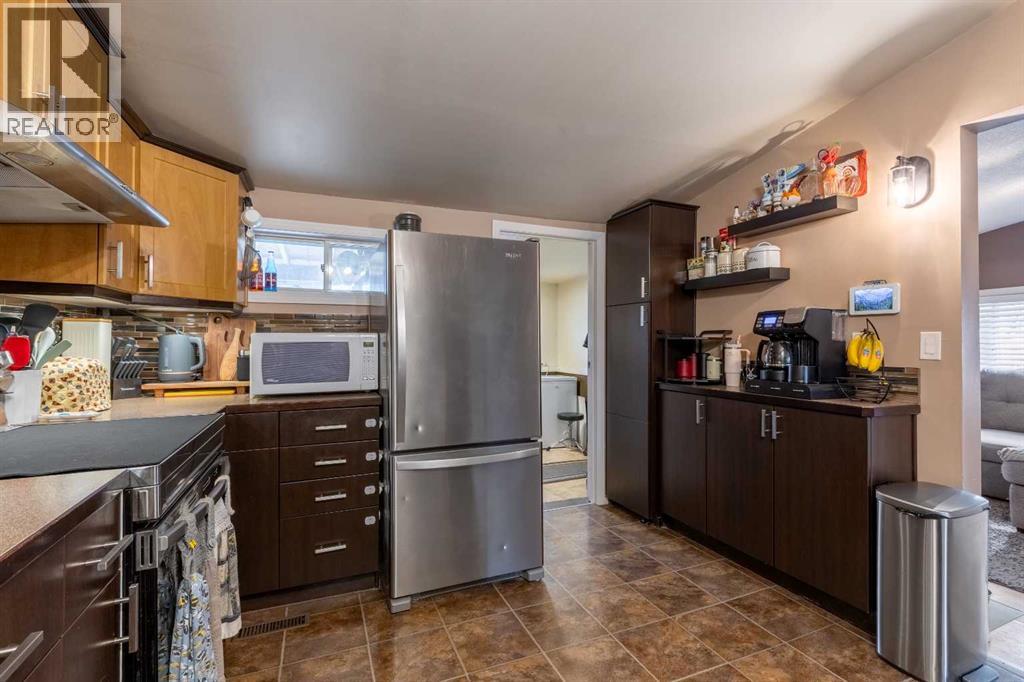 447 20 Street N - 12