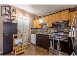 447 20 Street N - photo 11