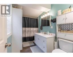 447 20 Street N - photo 18