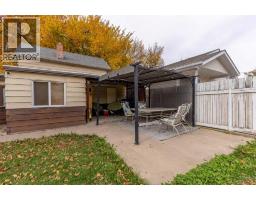 447 20 Street N - photo 31