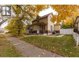 447 20 Street N - photo 4